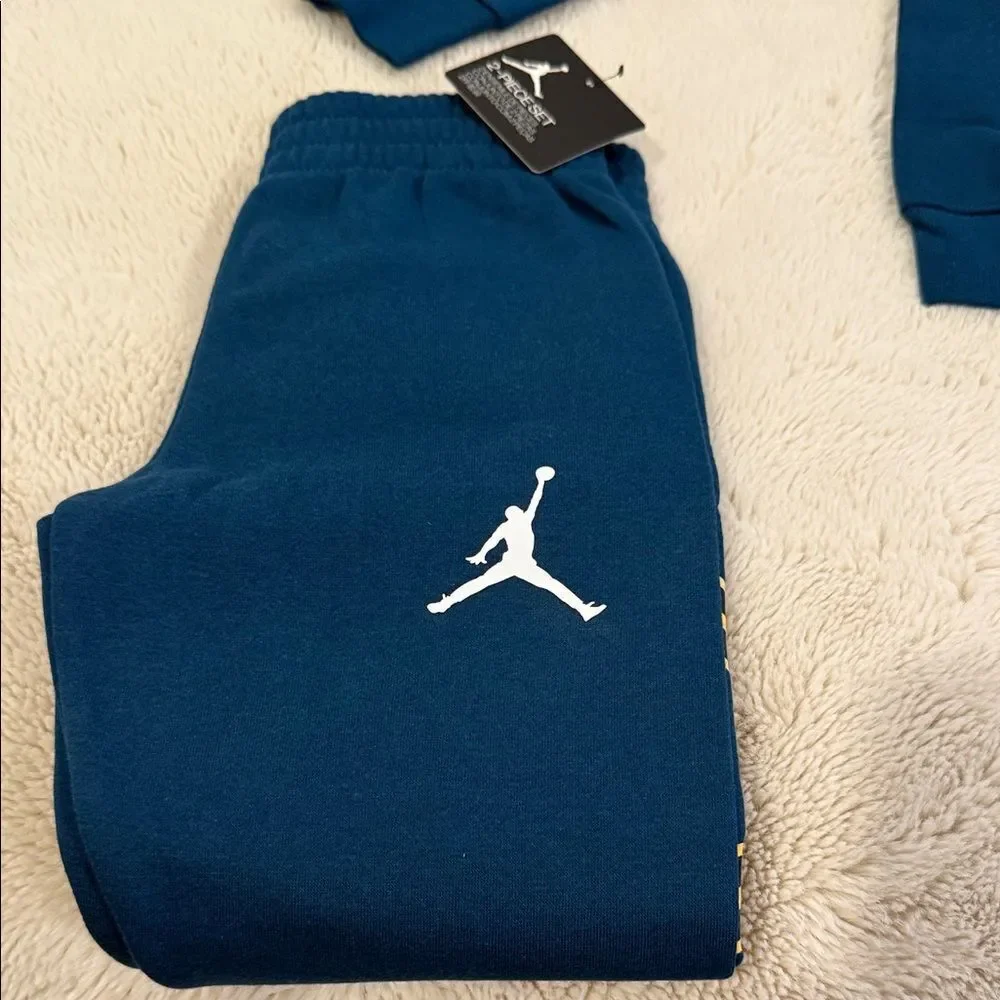 NWT Jordan Kids Teal Sweatshirt and Joggers Set
